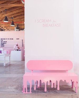 Need some cafe time so bad ☕🍮🍧💕. Did you guys have any suggestions on cute cafe in Jakarta ? ✨ .Cr : cute pink cafe from Pinterest