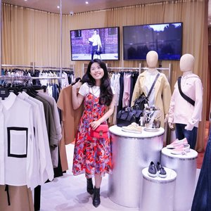 Hey guys! Did you know that @_bobobobo_ just opened their offline store at Pondok Indah Mall 2 ? Here you could see all of their clothes directly and even try them on at their spacious changing room. The clothes are great and def staple pieces for your wardrobe. FYI, they have a grand opening event that you just can't missed on September 27. There is a big promo between 6pm to 10 pm (just 4 hours !), all of the items are 50% off ! 😱😱❤. You shouldn't missed this chance to shop to your heart's content. See you guys there 😆✨. #bobobobo #bobopim