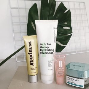 These basically sum up my weekend routines for the skin. Exfoliate, mask, wash, and hydrate. 
Because that’s the key to good looking healthy skin you need to do. Right?
.
.
.
.
.
.
#instadaily #livethelittlethings #abmhappylife #petitejoys #thatsdarling #darlingmovement #pursuepretty #thehappynow #theeverydayproject #flashesofdelight #lifestyleblogger 
#lifestyleblog #thegirlgang #currentlywearing #ggrep #clozetteid #skincare #beautyproduct #beautyblogger #beautybloggerid #beautybloggerindonesia #skincareproduct #skincarejunkie #fdbeauty