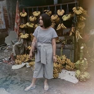 Going to the street market for bananassss likeeee.... this.
.
.
.
.
.
.
#Clozetteid #ggrep #whatiweartoday #celliniswearing #outfitoftheday