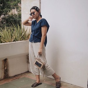 Mommy kind of ootd.
Simple, easy to move and still look good.
Am I? 🤪
-
#celliswearing 
#ggrep 
#clozetteid