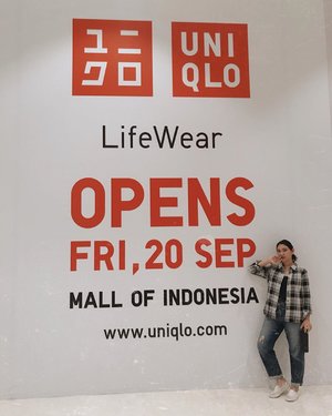 Yuuhuuh! Uniqlo is opening soon on Mall of Indonesia tomorrow 20th of September. Here I wear Uniqlo to celebrate this opening soon.
-
Anyway, get this sophisticated tumblr (just like what I bring here on the picture!) if you spend minimum of 500k on the day of the opening!
-
Don't forget to tell your friends to come too!
@uniqloindonesia
#uniqlomallofindonesia
#clozetteid 
#celliswearing 
#ggrep