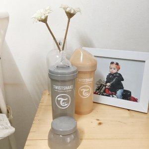 These bottle and shakers made in Sweden are different and so good! Especially the color range that differ from most bottles and shakers out there.
-
Use my code cellinikamil to get 20% off all pastels assortment, and the new limited pearl collection!

With the code you can also save 60% on all neon.
Visit @twistshakebaby to shop with the link on their bio. 
Free shipping worldwide!
In collaboration with @twistshakebaby 💙
#twistshake #twistshakebaby #twistshakeambassador
.
.

#instadaily #livethelittlethings #abmhappylife #petitejoys #thatsdarling #darlingmovement #pursuepretty #thehappynow #theeverydayproject #flashesofdelight #lifestyleblogger #motherhood #mpasi #mommylife #mommylifestyle 
#lifestyleblog #clozetteid
