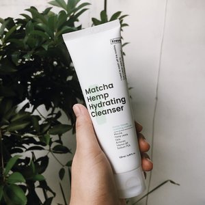 my morning saviour. 40% matcha! smelss like matcha tea and not making my face dry after wash... what more can I ask? oh and it also contain oats, hemp seeds and almond. It’s too good. It’s my morning booster......#instadaily #livethelittlethings #abmhappylife #petitejoys #thatsdarling #darlingmovement #pursuepretty #thehappynow #theeverydayproject #flashesofdelight #lifestyleblogger #lifestyleblog #thegirlgang #stylediaries #wiw #currentlywearing #ggrep #ootd #ootdid #fashionbloggerindonesia #ootdindonesia #whatiwear #whatiwore #ootdmagazine #outfit #clozetteid #indofashionpeople