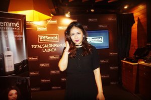 Having colored hair, we are required to choose the treatment that is more attentive to the ends of the hair roots. And, I chose @tresemmeid ❤❤.
.
.

#TRESemme #TotallyAllout #Runway #TRESemmeRunWay #EverydayisRunWay #ClozetteID