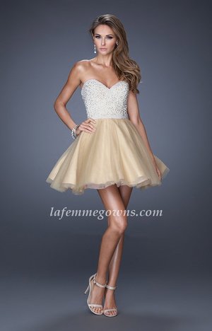  Flirty Short La Femme Style 20033 Prom Dress Features a Sweetheart Neckline, Gathered Bodice with Pearls and Rhinestones, and Short Layered Tulle Skirt. This 2014 La Femme Short Dress is perfect for Prom Dress, Cocktail Dress, Sweet 16 Dress, Semi Formal Dress, Homecoming Dress or Party Dress.
 
Size: Standard Size or Custom Made Size
Closure: Back Zipper
Details: A-line, Beaded Top
Fabric: Tulle, Chiffon, Bead
Length: Short/Mini
Neckline: Strapless Sweetheart
Waistline: Natural
Color: Nude
Tag: Nude, Short, A-line, Strapless, Cocktail Dresses, La Femme 20033