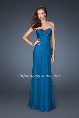  Chic and feminine, the strapless chiffon gown is a great choice for your prom or formal affair. It features a gathered bodice and large stones wrapping across the bust to the cutout back. We love how this will flow across the stage when you receive your crown!
 
Length: Long
Neckline: Strapless
Waistline: No Waist/Princess Seams
Size: Standard Size or Custom Made Size
Closure: Side Zipper
Details: Cut out Back
Fabric: Chiffon,Stone
Color: Midnight Blue
Tag: Midnight Blue, Strapless, Chiffon, Long, Prom Dresses, La Femme 18186