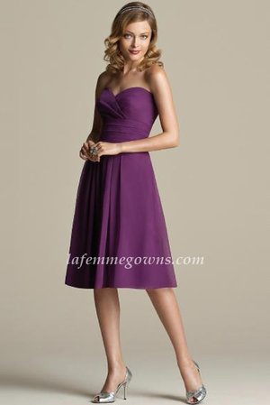  Colour: GrapeFabric: ChiffonFully Lined: YesBuilt in Bra: YesTailor Made: Yes