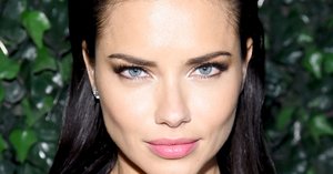 We Have Some Questions About Adriana Lima's Mascara Tip
