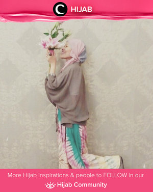 Batwing cardi and tie dye dress. Perfect outfit for the sweet day. Simak inspirasi gaya Hijab dari para Clozetters hari ini di Hijab Community. Image shared by Clozetter: @nagacentil. Yuk, share juga gaya hijab andalan kamu