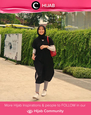 Padu padan dress dengan legging, long tees dan sneakers ala Clozetter @Cicidesri ini bisa membuat tampilanmu terlihat stylish dan tetap santai. Cocok untuk jalan-jalan sambil cari promo setelah pemilu nanti nih, Clozetters! Simak inspirasi gaya Hijab dari para Clozetters hari ini di Hijab Community. Yuk, share juga gaya hijab andalan kamu.  