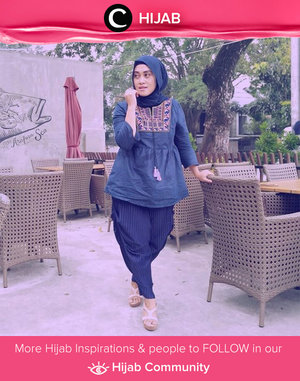 Selain bermain warna, kamu juga bisa bermain dengan tekstur pakaian seperti Clozetter Andiyani, yang memadukan atasan katun dengan celana pleats. Simak inspirasi gaya Hijab dari para Clozetters hari ini di Hijab Community. Image shared by Clozetter @andiyaniachmad. Yuk, share juga gaya hijab andalan kamu