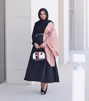 Top 20 Hijab Fashion Bloggers Every Hijabi to Follow in 2019