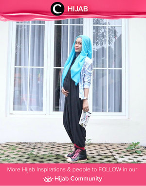 Jumpsuit, blazer, and sneakers. Perfect combination for stylish pregnancy. Simak inspirasi gaya Hijab dari para Clozetters hari ini di Hijab Community. Image shared by Star Clozetter: @saskilya. Yuk, share juga gaya hijab andalan kamu 