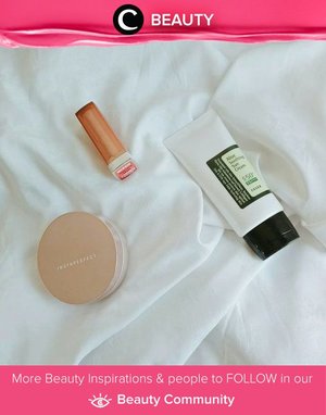 For Clozetter @devitamin, her 3 must-bring makeup items are : Wardah Instaperfect BB cushion, Maybelline The Powder Matte, and COSRX Aloe Soothing Sun Cream. What about you? Share your favorite makeup products with Clozette in Beauty Community.