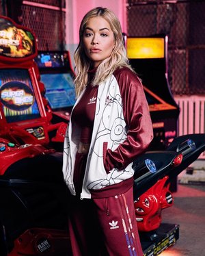 Adidas Original x Rita Ora "Colours Paint Pack" Collection. We love the red hues. 💯
#ClozetteID #fashion 
Photo from @adidasoriginals