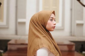 Tren Bahan Hijab 2019 ala Selebgram yang Nyaman Digunakan     - Stylo.ID