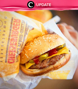 Double burger di Burger King harganya super hemat! Kamu dapat lihat infonya pada bagian "Premium" di aplikasi Clozette. Bagi yang belum memiliki Clozette App, kamu bisa download di sini http://bit.ly/app-clozetteupdate. Jangan lewatkan info seputar acara dan promo dari brand/store lainnya di Updates section.