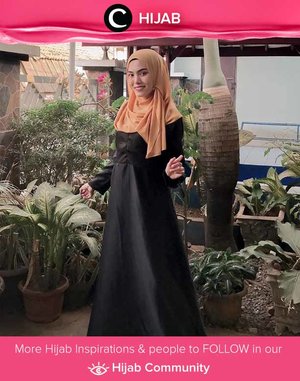 Elegant long dress style ala Clozetter @maryahulpah! Simak inspirasi gaya Hijab dari para Clozetters hari ini di Hijab Community. Yuk, share juga gaya hijab andalan kamu.