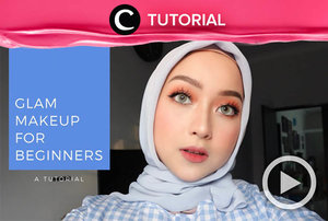 Here's the easiest way to look glam with makeup: http://bit.ly/2NF1Dmp. Video ini di-share kembali oleh Clozetter @saniaalatas. Lihat juga tutorial lainnya di Tutorial section.