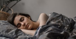 How to Finally Build Good Before-Bed Habits to Get a Better Sleep in 2021