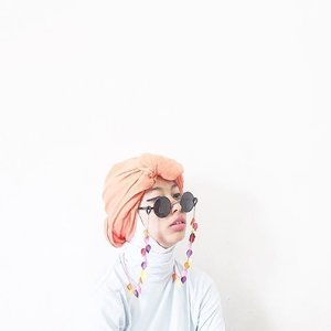 Selagi bulan Ramadhan, yuk sharing gaya hijab stylish ala kamu. Share foto kamu dengan gaya hijab stylish ke www.clozette.co.id, dengan hashtag #ClozetteID #COTW #CIDHijabInspiration paling lambat 3 Juli 2016. Foto terbaik akan mendapat voucher MAP dan outfit dari Gaudi! Info lengkap cek: http://bit.ly/mekanismecotw. Photo by Clozette Ambassador RimaSuwarjono.