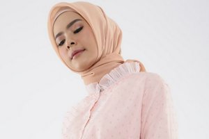 Inspirasi Busana Hijab Romantis nan Elegan 