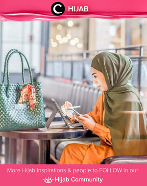 Long dress dan pasmina selalu jadi andalan untuk membuatmu tampil elegan. Image shared by Clozetter @zilqiah. Simak inspirasi gaya Hijab dari para Clozetters hari ini di Hijab Community. Yuk, share juga gaya hijab andalan kamu.