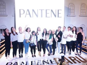 Setelah 70 tahun perjalanan @panteneid 
Tidak hentinya Pantene selalu membuat para perempuan Indonesia tampil cantik dengan rambut yang sehat, kuat, dan bebas dari ketombe.

10 tahun pun dihabiskan untuk menciptakan inovasi terbaru, yaitu Pantene Anti Ketombe 2in1 Baru.

Here they are! Brand Ambassador Pantene, Pantene Star, dan juga Pantene Team.

Congratulations Pantene!!!
#DapetinSemuanya #Pantene #Kuatitucantik #clozetteid