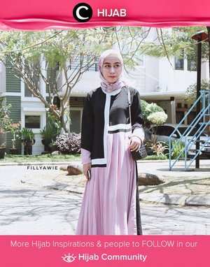 Dress yang dipakai oleh Clozetter Fillyawie ini unik ya. Sekilas terlihat seperti two pieces yang berbeda. Simak inspirasi gaya Hijab dari para Clozetters hari ini di Hijab Community. Image shared by Clozetter @FIllyawie. Yuk, share juga gaya hijab andalan kamu.