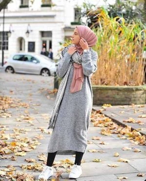 Vemale.com: 10 Inspirasi Outfit Hijab Syar