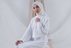 7 Rekomendasi Gamis Putih untuk Silahturahmi Idul Adha