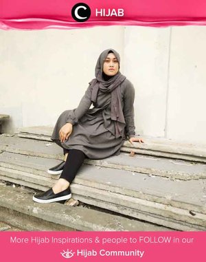 Tuesday in grey and black ala Clozetter @andiyaniachmad. Simak inspirasi gaya Hijab dari para Clozetters hari ini di Hijab Community. Yuk, share juga gaya hijab andalan kamu. 