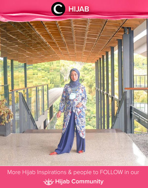 Tunic kinda day, but make it cheerful! Image shared by Clozetter @she_wian. Simak inspirasi gaya Hijab dari para Clozetters hari ini di Hijab Community. Yuk, share juga gaya hijab andalan kamu.