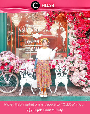 Our pastel queen, Clozette Ambassador @RimaSuwarjono, posing in front of the famous Amy and Cake store in Kemang, Jakarta. Simak inspirasi gaya Hijab dari para Clozetters hari ini di Hijab Community. Yuk, share juga gaya hijab andalan kamu.
