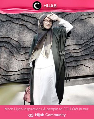 Clozetter @ellynurul's weekend style. Warna hitam & putih memang tak pernah membosankan, ya! Simak inspirasi gaya Hijab dari para Clozetters hari ini di Hijab Community. Yuk, share juga gaya hijab andalan kamu.