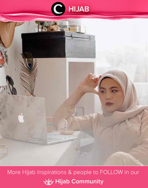 Virtual party style ala Clozette Ambassador @vannysariz. Simak inspirasi gaya Hijab dari para Clozetters hari ini di Hijab Community. Yuk, share juga gaya hijab andalan kamu.