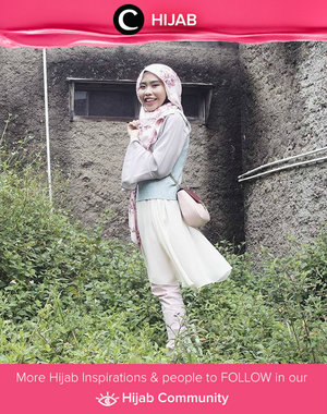Mengenakan outfit bertumpuk juga bisa membuat gayamu terlihat fun dan stylish seperti Star Clozetter Safira. Simak inspirasi gaya Hijab dari para Clozetters hari ini di Hijab Community. Image shared by Clozetter: @safiranys. Yuk, share juga gaya hijab andalan kamu 