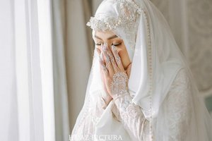 Inspirasi Hijab Pernikahan Lebih Syari Ala Anisa Rahma 