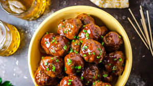 20 Super Bowl Snacks You Can Make In a Slow-Cooker