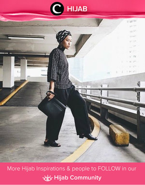 Keep it rock&chic with plaid top, culotte, and pattern turban by Star Clozetter Dewi. Simak inspirasi gaya Hijab dari para Clozetters hari ini di Hijab Community. Image shared by Star Clozetter: dewindriyani. Yuk, share juga makeup dan hijab andalan kamu bersama Clozette.