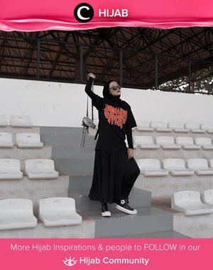 Clozette Ambassador @karinaorin brings the Halloween mood with her black on black outfit. Simak inspirasi gaya Hijab dari para Clozetters hari ini di Hijab Community. Yuk, share juga gaya hijab andalan kamu.
