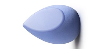 This Genius 2-in-1 Makeup Sponge Is All You Need For an Even Complexion