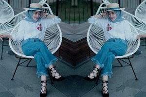 3 Inspirasi Kenakan Fringe Jeans dari Selebgram Berhijab 