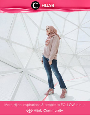 Who's in love with dusty pink color? Simak inspirasi gaya Hijab dari para Clozetters hari ini di Hijab Community. Image shared by Clozette Ambassador: @indripurwandari. Yuk, share juga gaya hijab andalan kamu