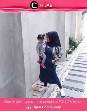 Outfit jalan-jalan dengan si Kecil ala Clozetter @winayasafa. Yes, it should playful and comfortable! Simak inspirasi gaya Hijab dari para Clozetters hari ini di Hijab Community. Yuk, share juga gaya hijab andalan kamu. 