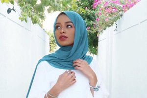 Berbagai Kreasi Hijab dengan Pashmina yang Simpel 