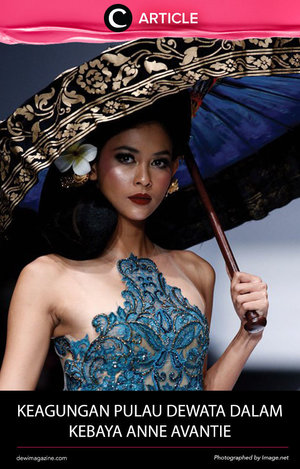 Kekaguman seorang Anne Avantie terhadap budaya Bali telah melahirkan sebuah karya mengangumkan dalam acara Jakarta Fashion Week tahun ini. Seperti apakah tampilan koleksi yang terdiri dari kain songket dan kebaya tersebut? Kamu bisa melihatnya di http://bit.ly/2dPwOqs. Simak juga artikel menarik lainnya di Article Section pada Clozette App. 