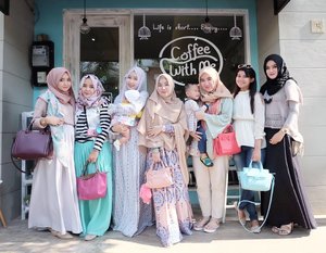 17+ Trend Busana Hijab 2018 Simple, Casual Dan Modern Paling Hits