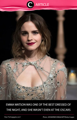 Emma Watson tampil sangat memukau di premier Beauty and the Beast di Shanghai dalam balutan gaun Elie Saab berwarna nude dengan cape yang dihiasi diamond. Baca selengkapnya di http://bit.ly/2mauzVU. Simak juga artikel menarik lainnya di Article Section pada Clozette App.